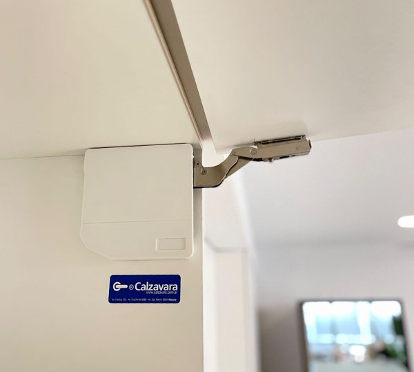 WhatsApp Image 2024-04-23 at 3.02.05 PM Brazo Elevabable Para Puertas De  Muebles F2 - 3,9kg a 4,8kg - Imagen 1