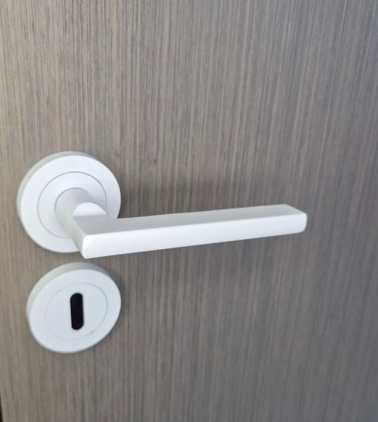 Manija Doble Balancin Aluminio Color Blanco Alto Transito Modelo 1012 - Imagen 3